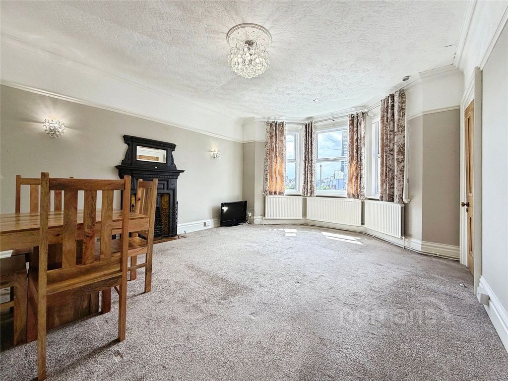 Property photo 2 of 13 Picture No. 08