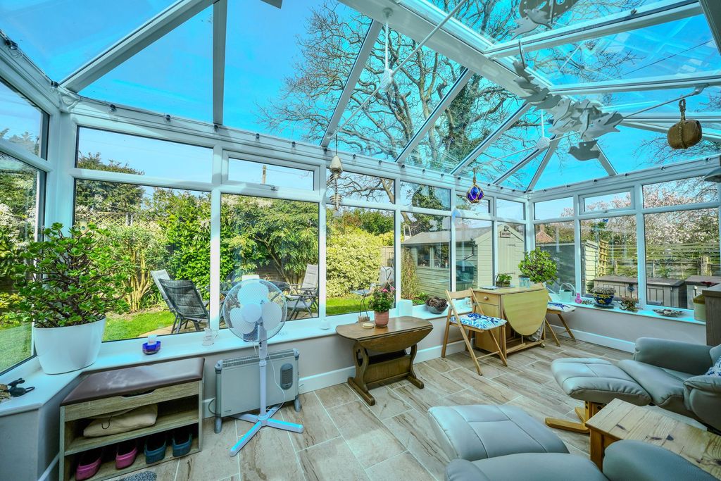 Property photo 2 of 31