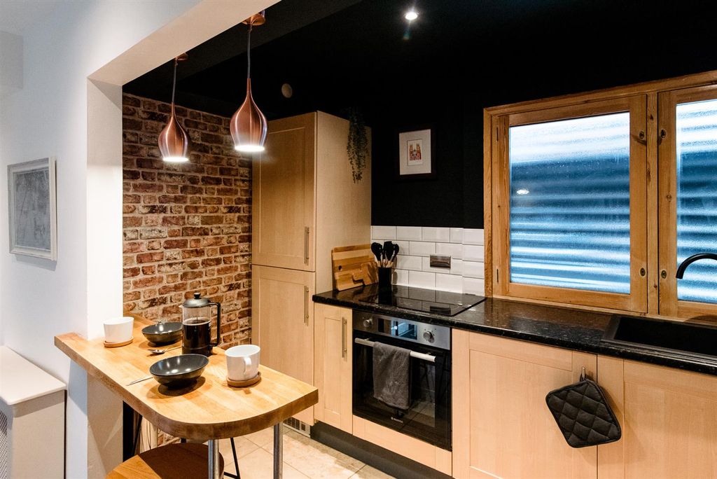 Property photo 3 of 18 Flat 1 - Web Size-107.Jpg
