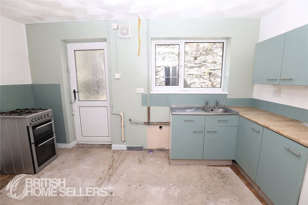 Property photo 2 of 15 Picture No. 05