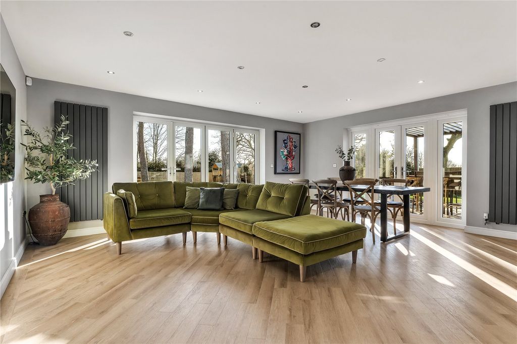 Property photo 3 of 25 Picture 3