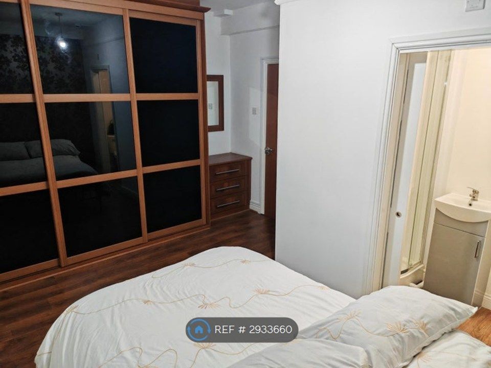 Property photo 3 of 9 Room 1