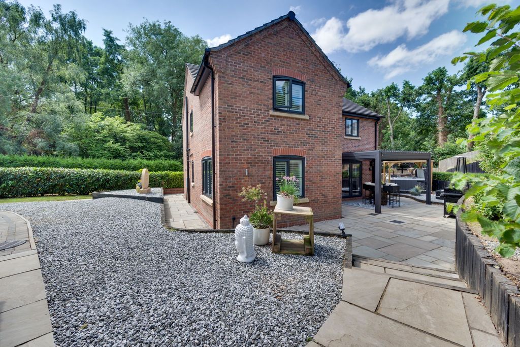 Property photo 3 of 54