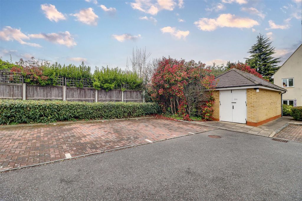 Property photo 3 of 14