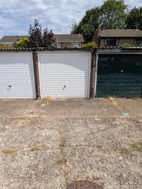 Property photo 1 of 3 Garage Hemel Hempstead.Jpg