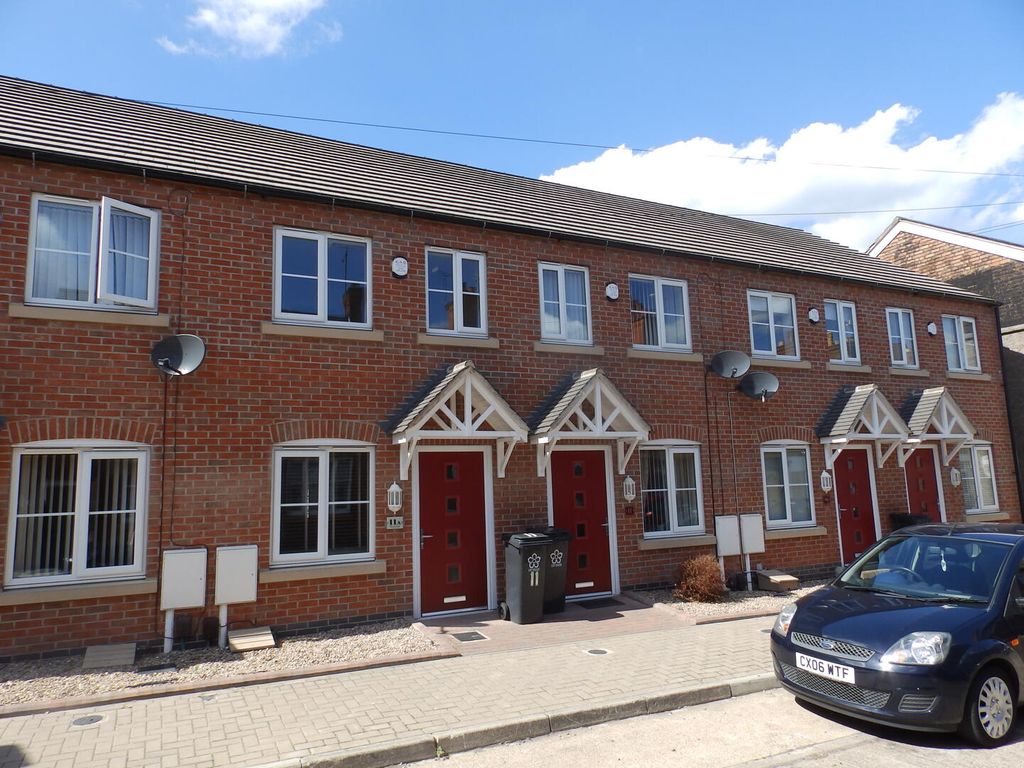 Property photo 1 of 9 Front (Exterior)