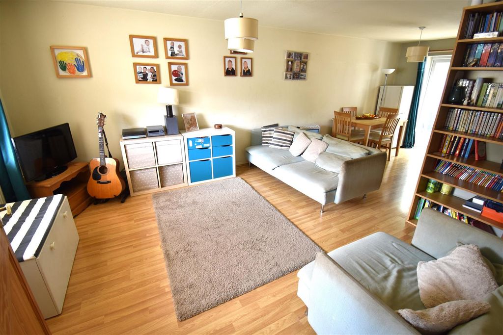 Property photo 3 of 15