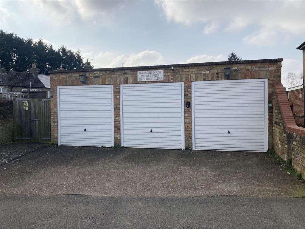 Property photo 1 of 3 Garages.Jpg