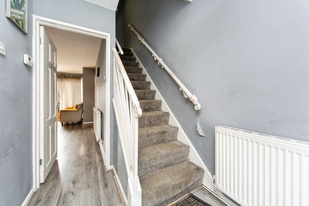 Property photo 3 of 20 Pbox-Img.Jpg