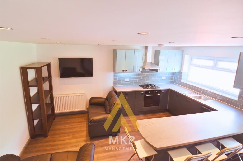 Property photo 3 of 13 98cd639d28Dd36E90918Fb160F18522d.Png