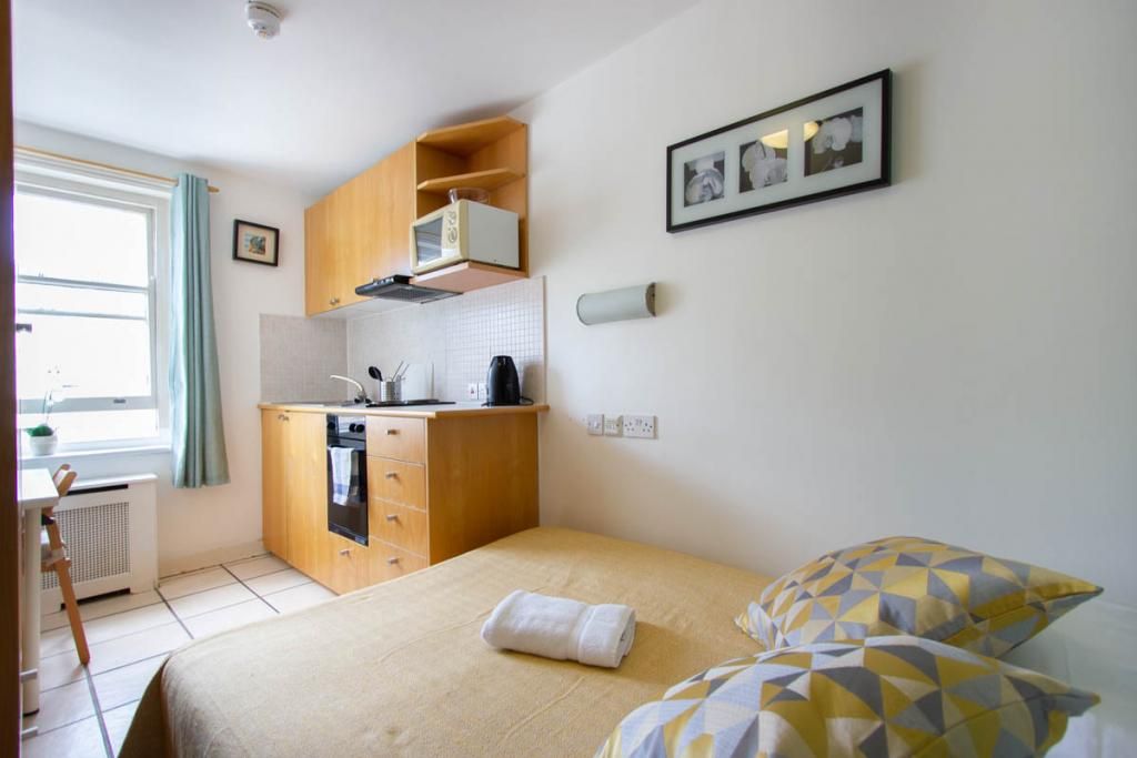 Property photo 1 of 7 Studio To Rent