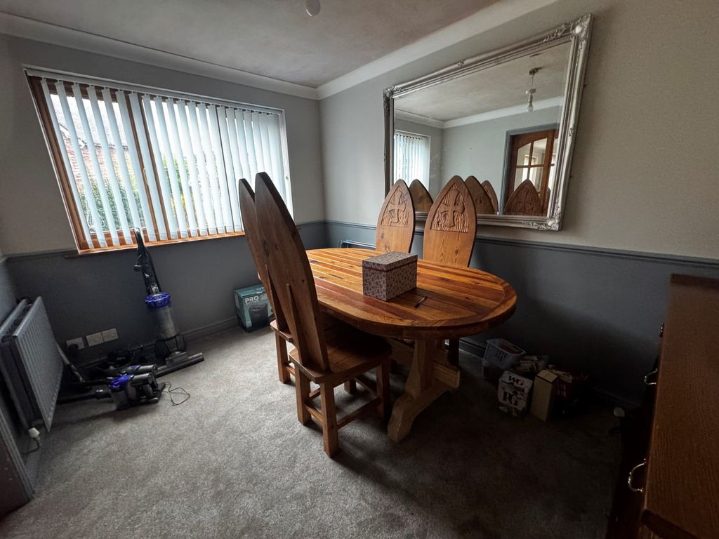 Property photo 3 of 16 Picture No. 11
