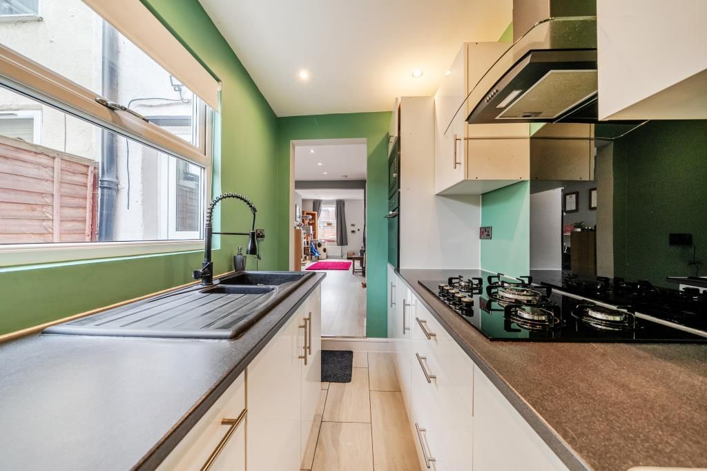 Property photo 3 of 30 Kitchen