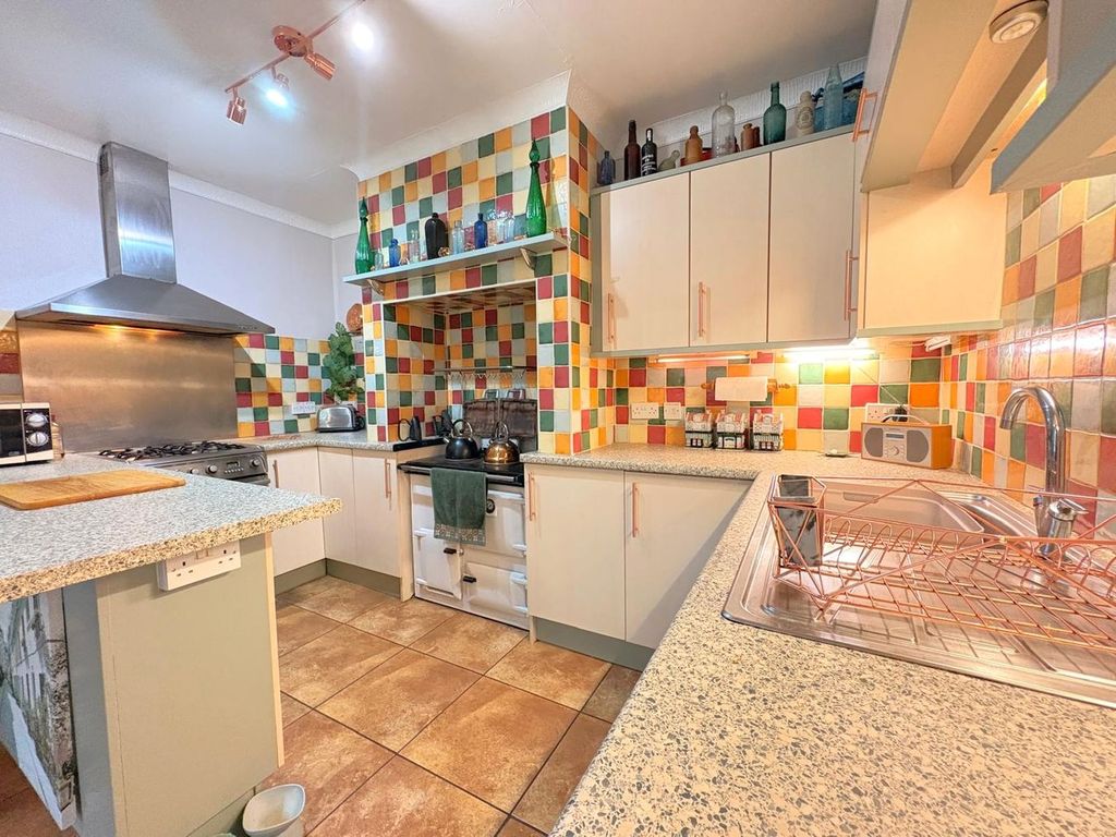 Property photo 3 of 39