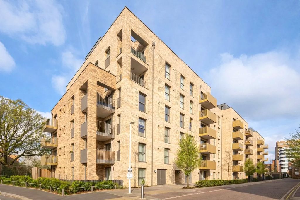 Property photo 1 of 8 Front Aspect