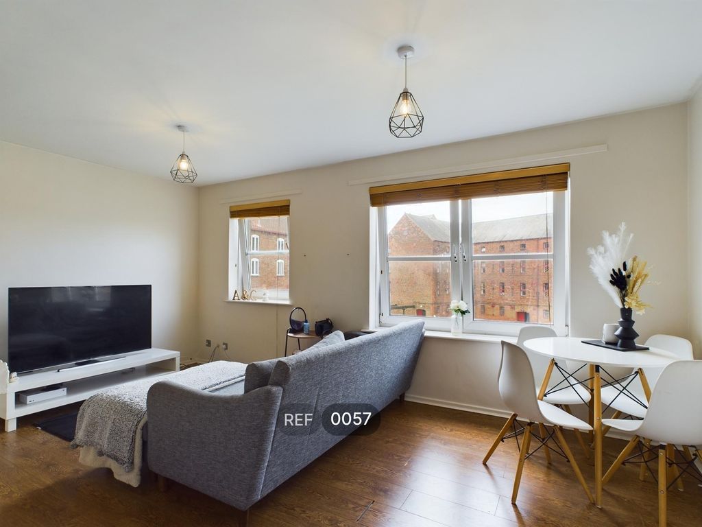 Property photo 1 of 7 Living Area