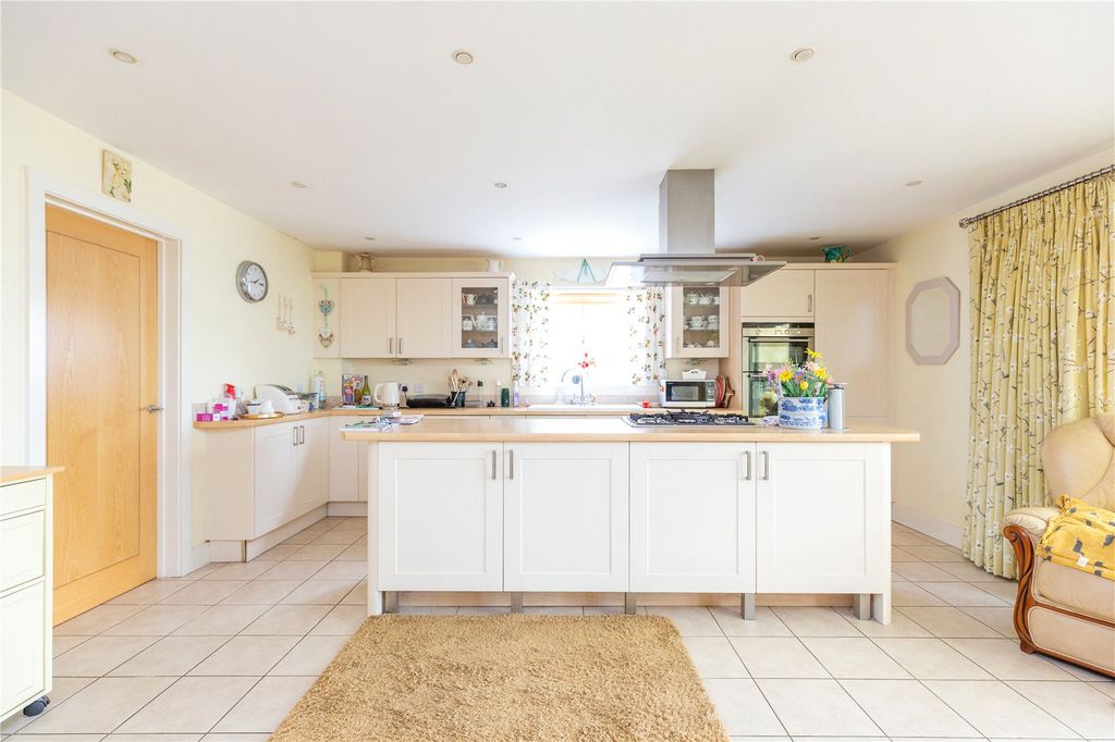 Property photo 3 of 21 Picture No. 31