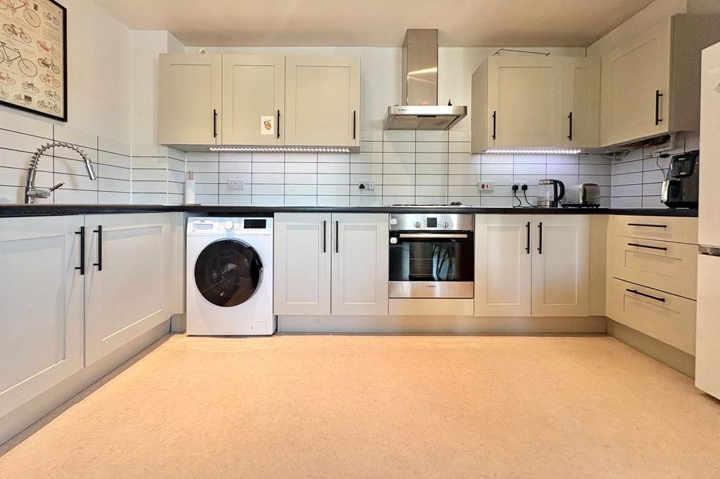 Property photo 2 of 10 Picture No. 06