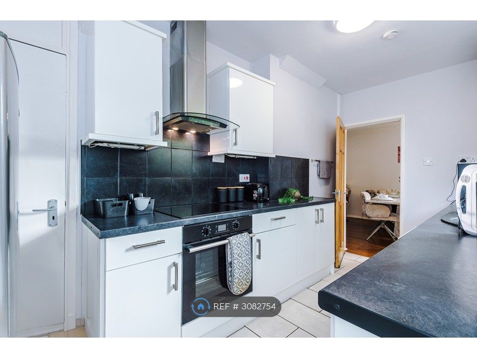 Property photo 2 of 34