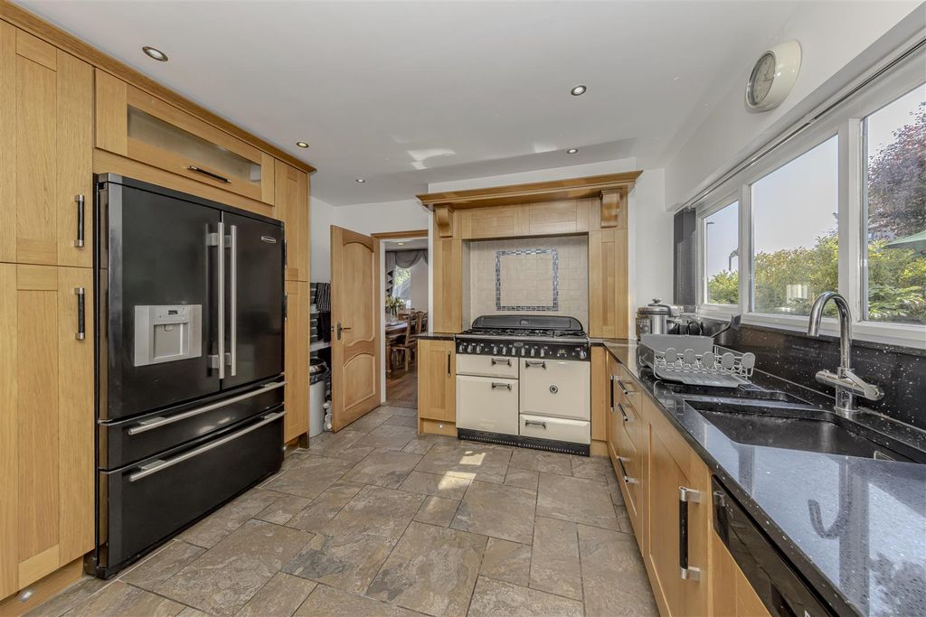 Property photo 3 of 51 Kitchen