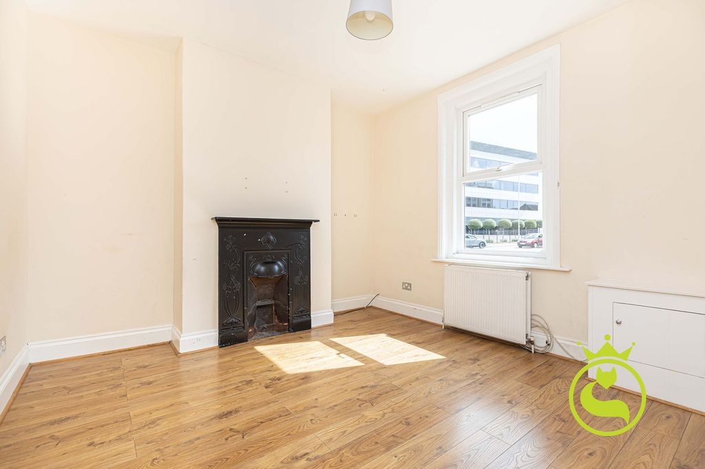 Property photo 3 of 17