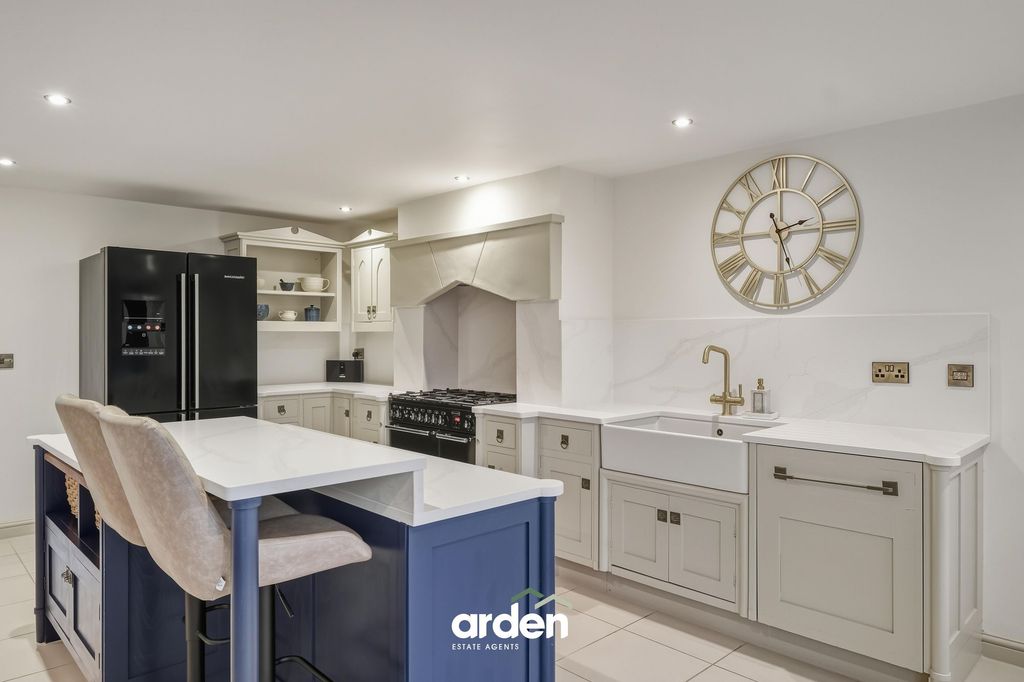 Property photo 2 of 22