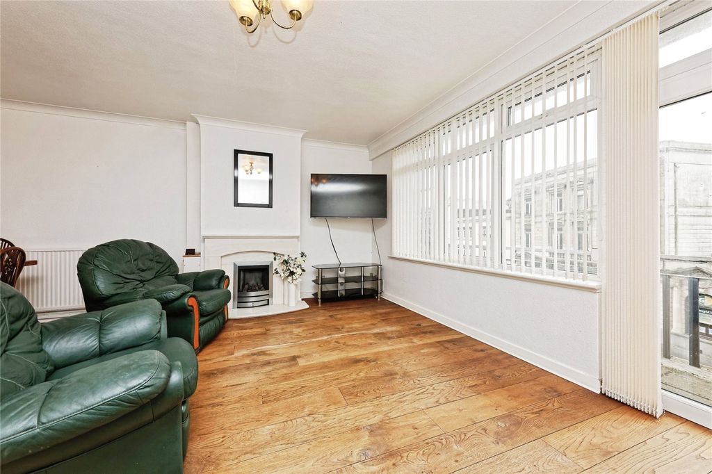 Property photo 3 of 16 Picture No. 22