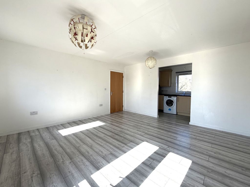 Property photo 3 of 13 Photo 2