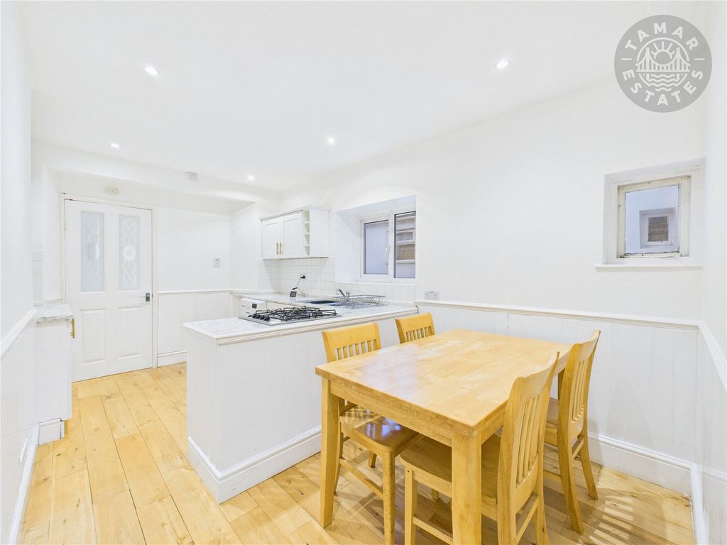 Property photo 2 of 13 Kitchen/Dining Room