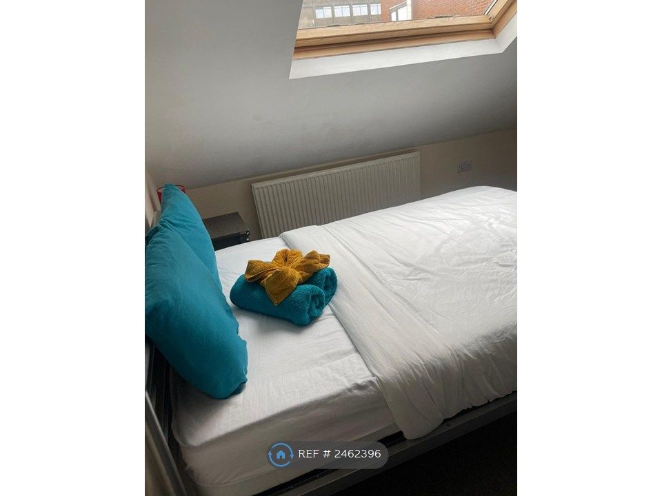 Property photo 1 of 10 Comfy Bed