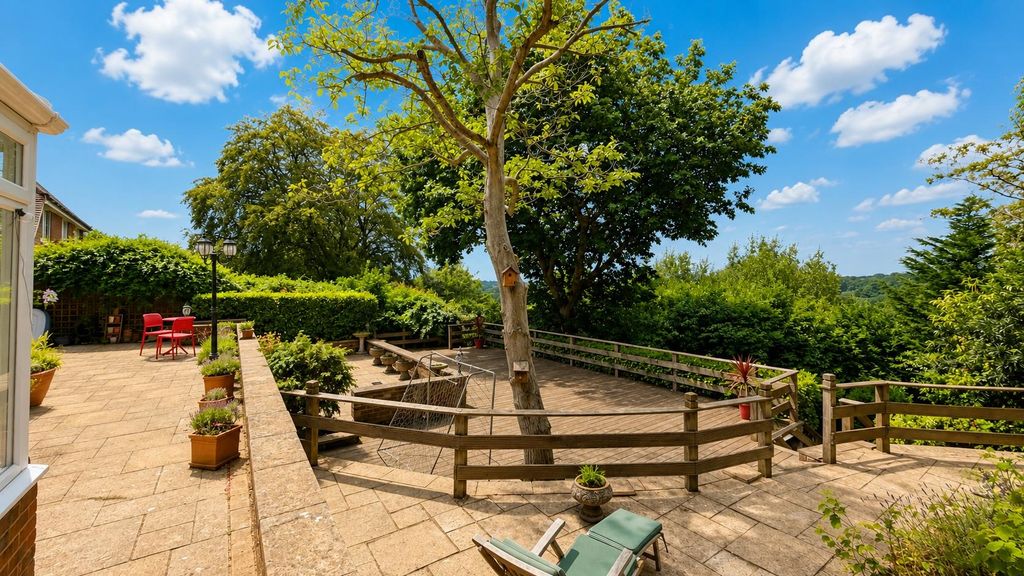 Property photo 2 of 35