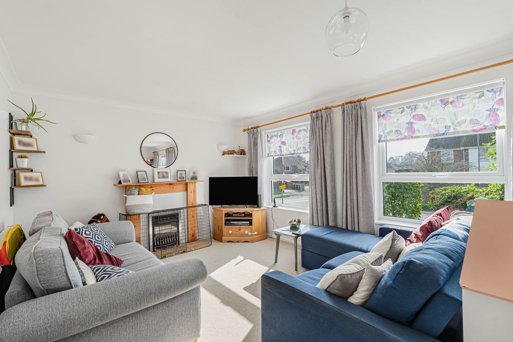 Additional image 7 of 4 bed link detached house for saleMoggs Mead, Petersfield, Hampshire GU31