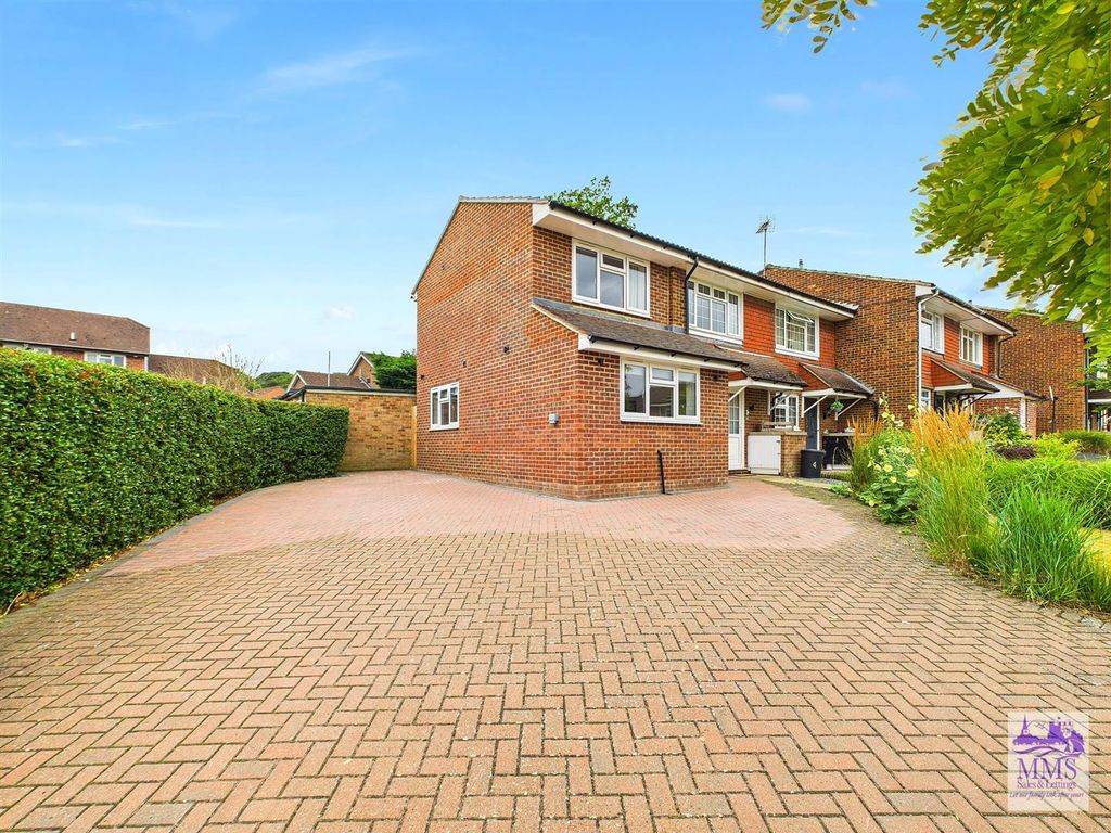 Property photo 2 of 23 Cam04098G0-Pr0073-Still019.Jpg