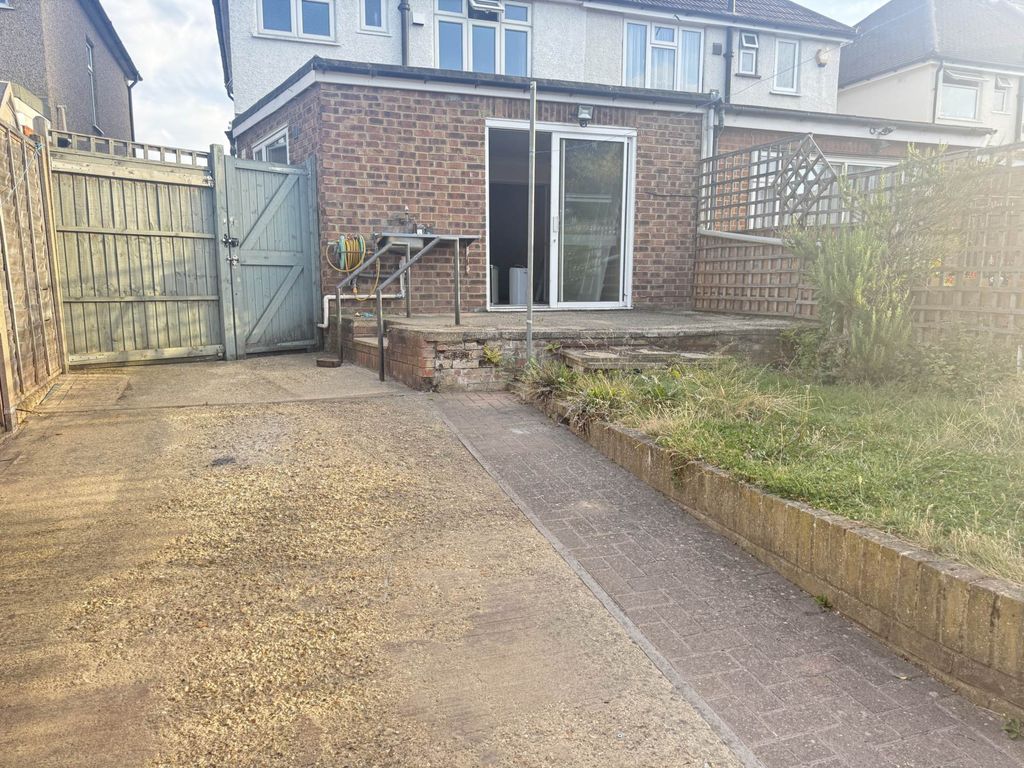 Property photo 3 of 3