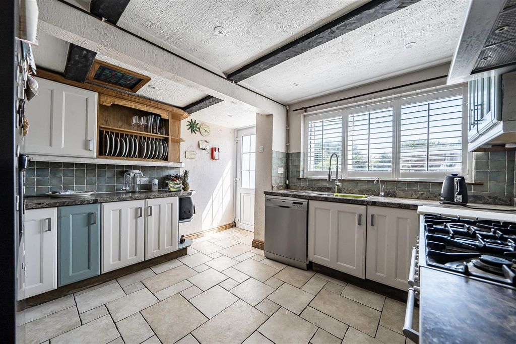 Property photo 3 of 35 1464075-7-6A1716E4951F5.Jpg