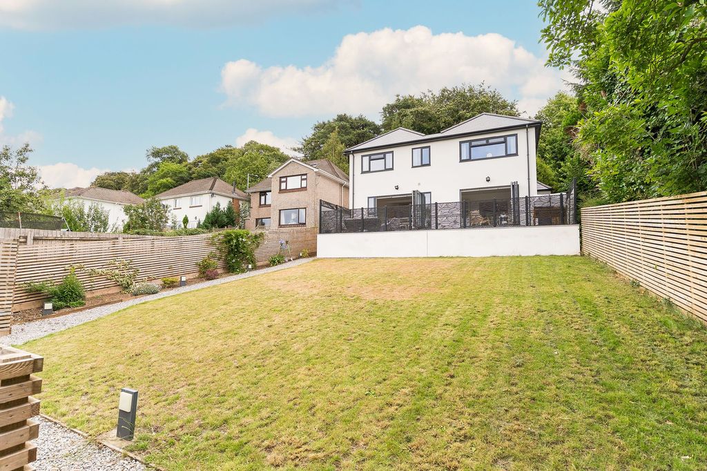 Property photo 2 of 39