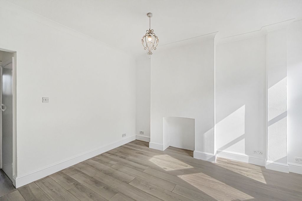 Property photo 3 of 15 Living Room