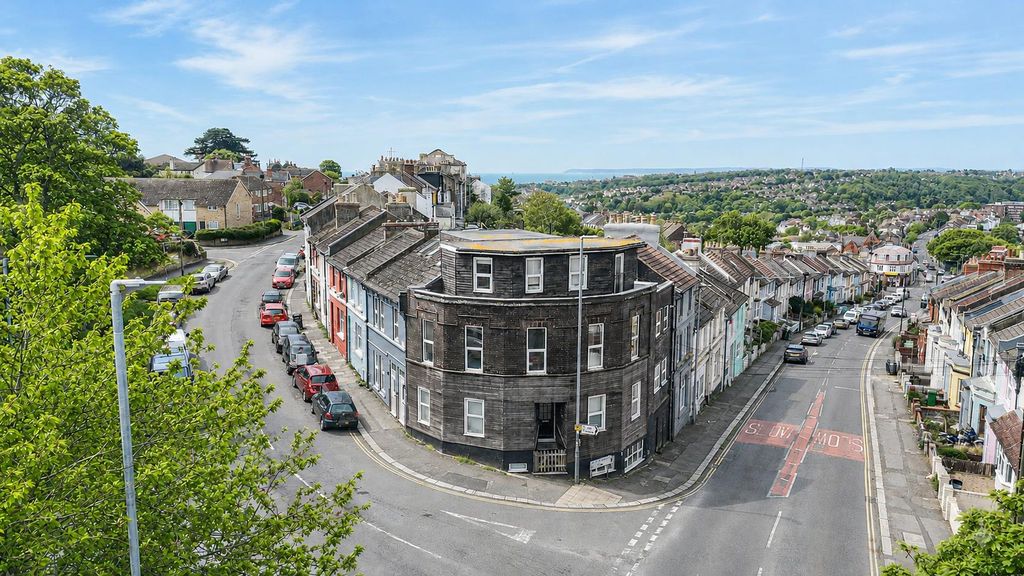 Property photo 1 of 16 735B6c33-79c0-423d-ba26-775856Fb0B40.Png