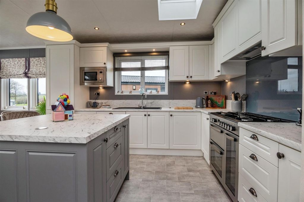 Property photo 2 of 17 Mal3078172.Jpg