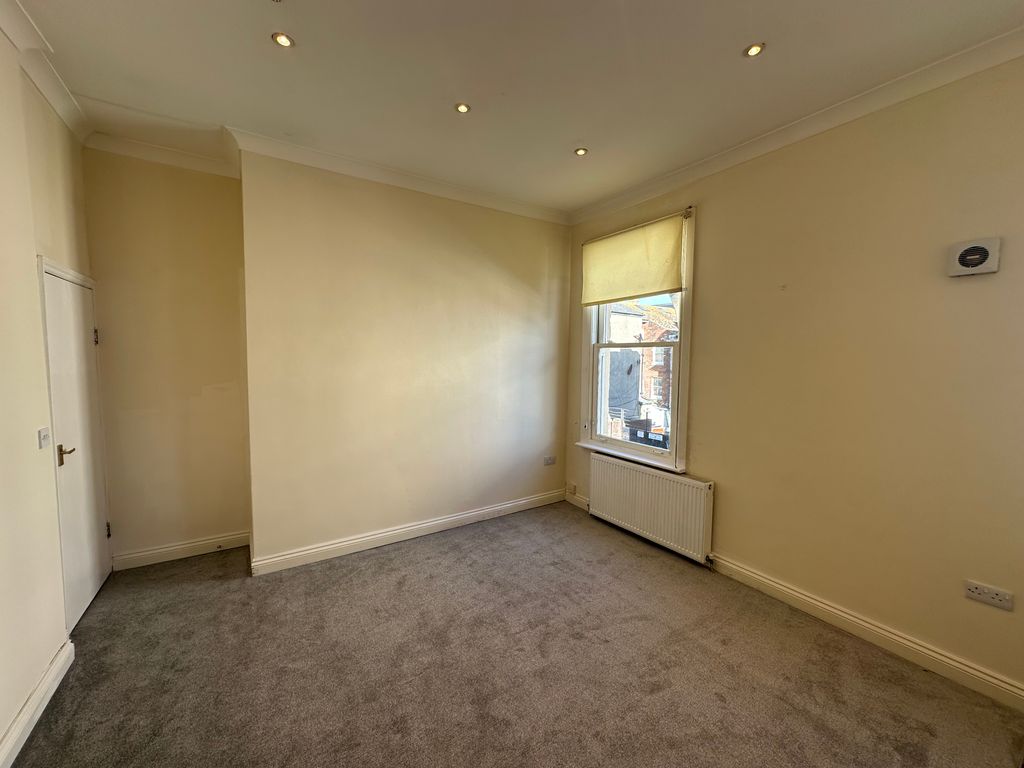 Property photo 2 of 6 Living Room