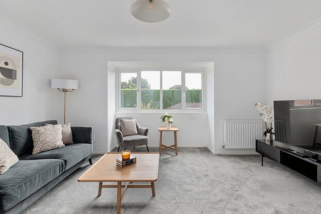 Property photo 1 of 24 Living Room