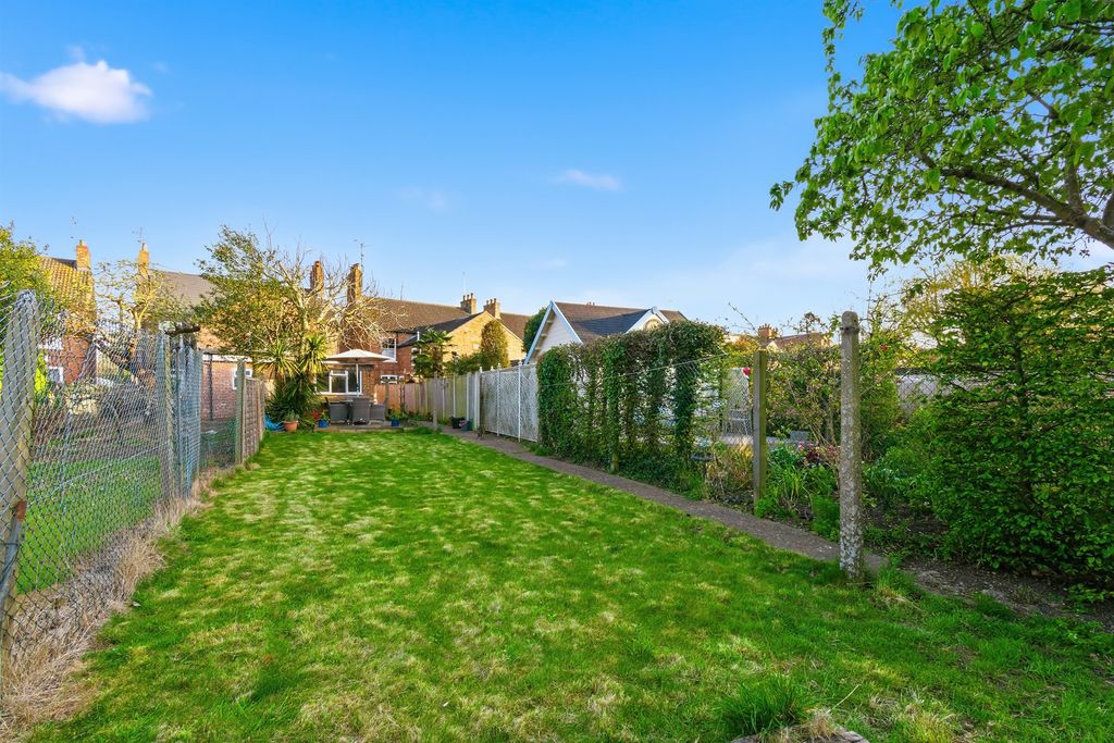 Property photo 3 of 19