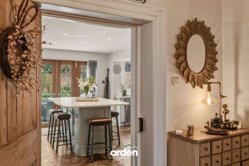 Property photo 3 of 32