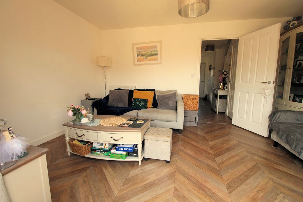 Property photo 3 of 18 Img_8543