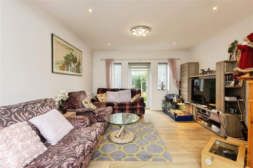 Property photo 2 of 18 Image