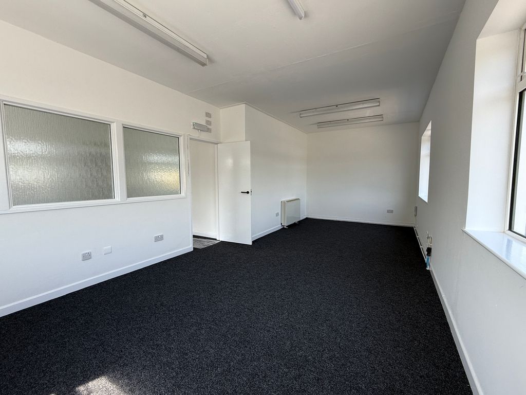 Property photo 2 of 3