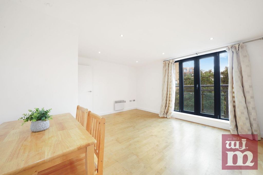 Property photo 2 of 10 Reception Room