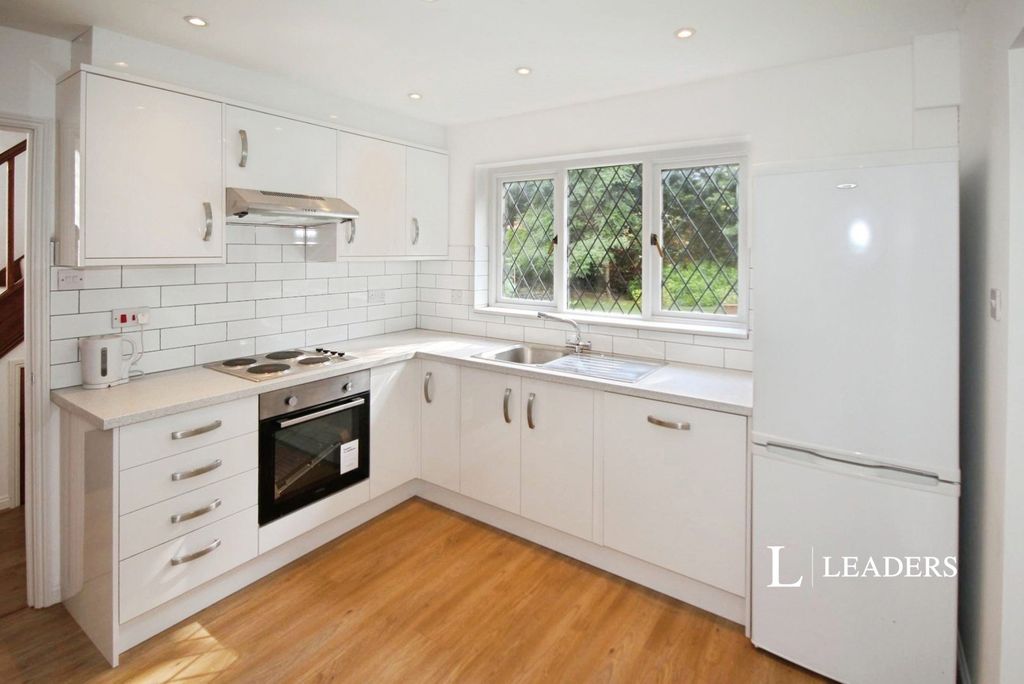 Property photo 2 of 12 Pbox-Img.Jpg