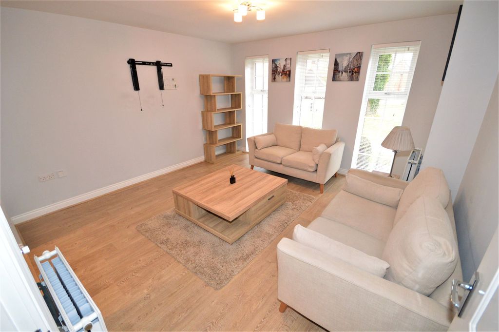 Property photo 2 of 11 Sitting Room