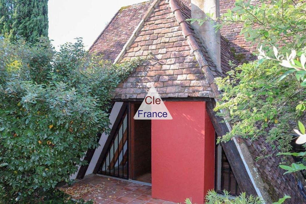 Property photo 2 of 29